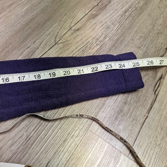 Mizuno thermal drifit top, seamless, gorgeous! - Picture 2 of 6